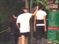 张蓝心恋情曝光，两人一起在小区遛狗
