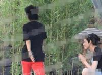 杨紫探班秦俊杰，热恋情侣难舍难分