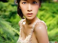 李念家庭背景曝光 揭曾经的蜗居女孩摇身一变成贵妇内幕