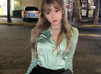 斗鱼女主播周淑怡微博生活照_气质街拍写真图集