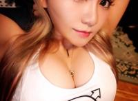 【野生抓正妹?】好想上车！这位拥有「F 罩杯 蚂蚁腰」巨乳辣妹 竟是大卡车司机！？