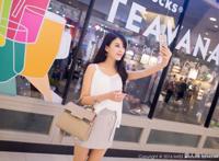 莲实克蕾儿《街拍 泳池旁小清新系列》