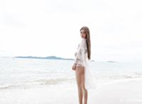 邻家女孩般的清新动人