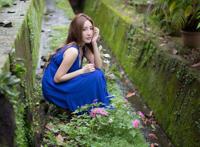 20歳 大学生，极品蓝色长裙女神