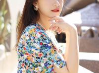 早乙女(27)清晨沐浴在阳光下
