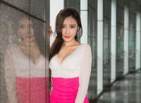 20岁女孩 酒吧文员上岗的第一天