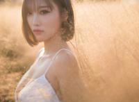 咖啡厅工作的女孩俏皮可爱的一面