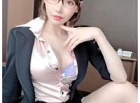 吸到让男艺人软脚的《深田咏美》激渴到连工作人员都不放过！