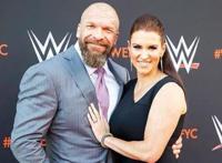 WWE史上十大巨星,巨石强森跨界也成功，强势上榜