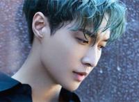 exo成员收入排名：边伯贤solo专辑破百万，第九有黑卡