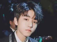 ​王俊凯的女朋友是谁?王俊凯亲李佳宁照片曝光