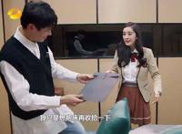 杨幂新恋情官宣？杨幂魏大勋隔空秀恩爱？