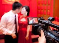 婚礼跟拍师跟摄像师是同一回事吗?两者哪个好?