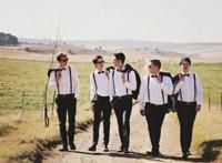 新郎婚礼上要怎么打扮？新郎婚礼礼服搭配指南