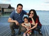 赵薇老公是谁？赵薇老公黄有龙被曝欠下近6亿巨债？