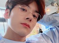 魏哲鸣个人资简介 90后的他原来有已婚老婆是她