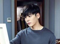 魏哲鸣英年早婚 与老婆王小岚从校服到婚纱结婚照流出