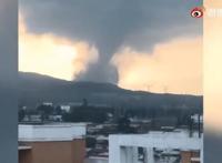 龙卷风过境黑龙江 风柱横扫厂房 现场发生了什么？