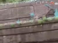 暴雨后洛阳一公路发生大片坍塌,究竟是怎么回事呢？