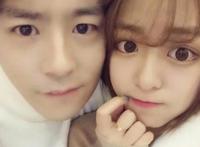 魏哲鸣老婆王岚照片，王小岚和魏哲鸣的合照