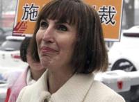 疯狂英语李阳家暴门事件是怎么回事,疯狂英语李阳打老婆原因