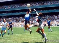 马拉多纳的上帝之手,到底是怎么回事？