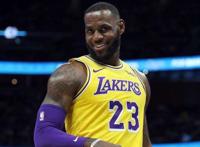 詹姆斯几个总冠军：詹姆斯的老婆布林森图片资料