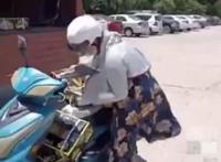 市民40分钟买完河南瓜农3000斤瓜 什么原因让他们这样做？？