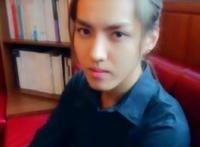 吴亦凡酒吧抽烟照曝光，吴亦凡与女子约炮截图曝光