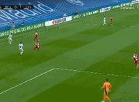 西甲-皇马5-2塞尔塔 本泽马3射1传 卡马文加首秀破门