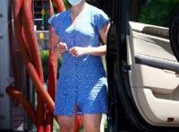 斯嘉丽约翰逊怀孕预产期快到了(寡姐怀孕照图)