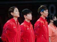 中国女乒3比0日本卫冕女团冠军 中国看台上全是世界冠军