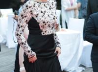 47岁蒋雯丽近照，体态丰腴，老公车震出轨后，被曝包养小鲜肉