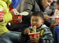 台湾康师傅突然宣布解散，不再生产方便面，背后真相太惊人！