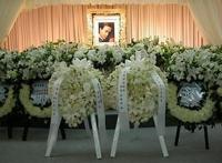 张国荣出殡现场百位大牌明星哀悼（图）