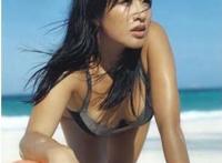 性感女神钟丽缇早年大尺度写真曝光(图)