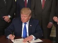 特朗普签了！美国半夜对中国开战！