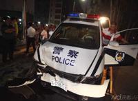 深圳一公安副局长驾警车撞宾利被拘留10日