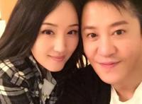 杨钰莹微博晒与毛宁亲密照有何用意