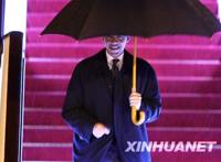 奥巴马抵上海 中国驻美大使和上海副市长接机