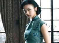 杨幂吻戏很火！她吻遍老公及胡歌李易峰等绯闻男友，还有大批鲜肉