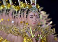 千手观音邰丽华的人生和爱情 (组图)