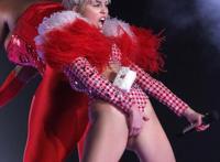 当众自摸下体博眼球的十大女星（图）