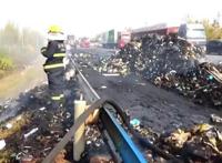 百世快递13吨包裹被烧，官微说“来跟我一起节能减排”?