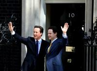 英国首相和美国总统谁的权力大？