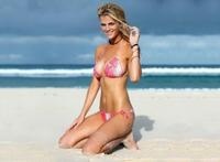 史上最小比基尼比赛，一根绳子的比基尼你敢穿吗(图)