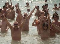 盘点国外天体海滩，穿衣服的游客禁止入内（符合法律）