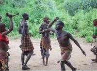 非洲人的生殖器，大于常人为多种因素影响(科学解释)