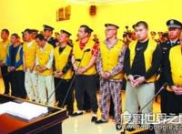 菜刀队vs砍刀队事件，6人持菜刀打跑24人持砍刀的追债人