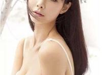 沈梦辰的胸大也改不了招黑体质，学柳岩露胸又模仿Angelababy